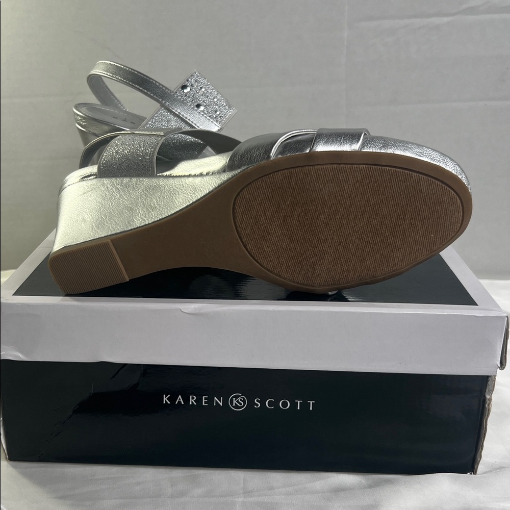 Karen Scott Parrisa Silver Wedge Sandals Women’s‎ 10 M New with Box - Picture 6 of 6